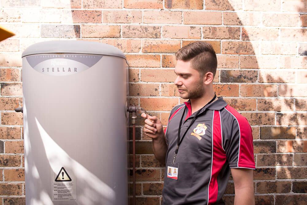 Service Heroes employee